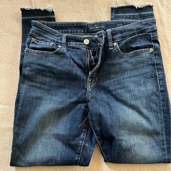 Lucky Brand Ava Skinny Dark Wash Blue Denim Jeans Raw Hem 8/29 - Picture 3 of 5